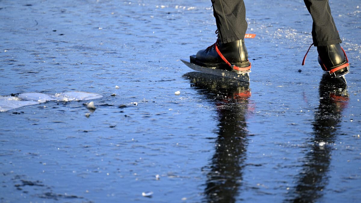 Twelve fatal accidents annually – so you're safe on the ice