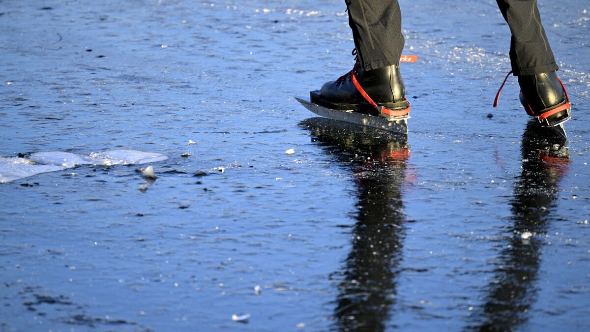 Twelve fatal accidents annually – so you're safe on the ice