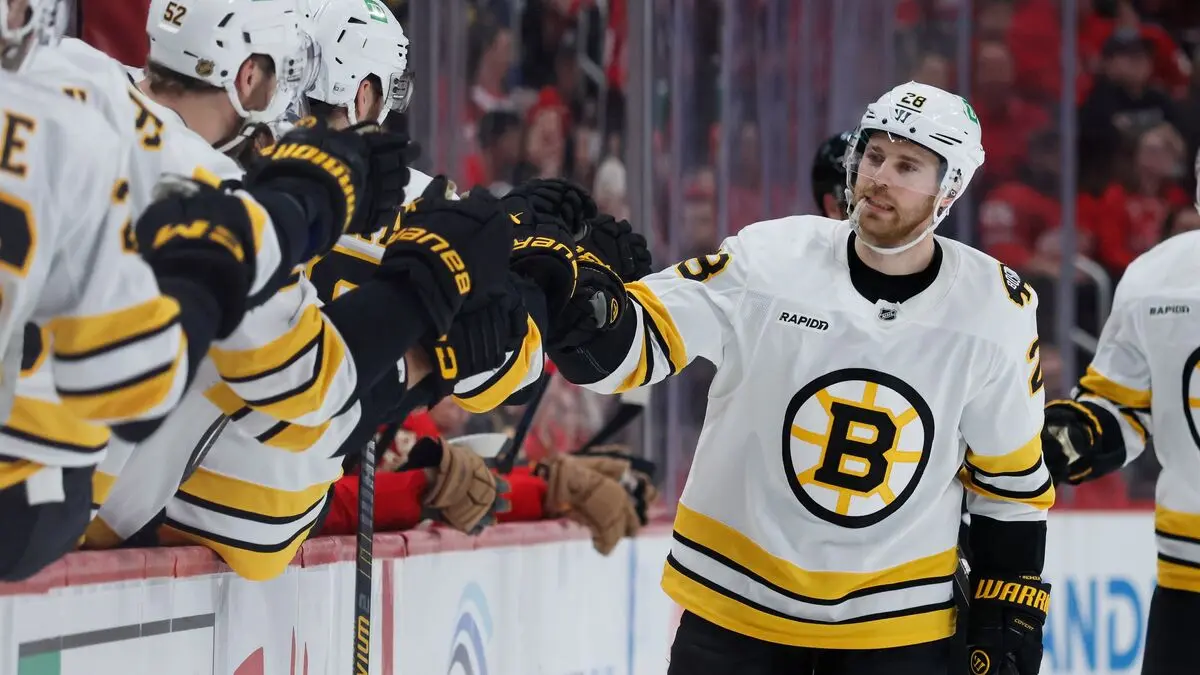 Lindholm led Boston to 4-2 victory over Detroit