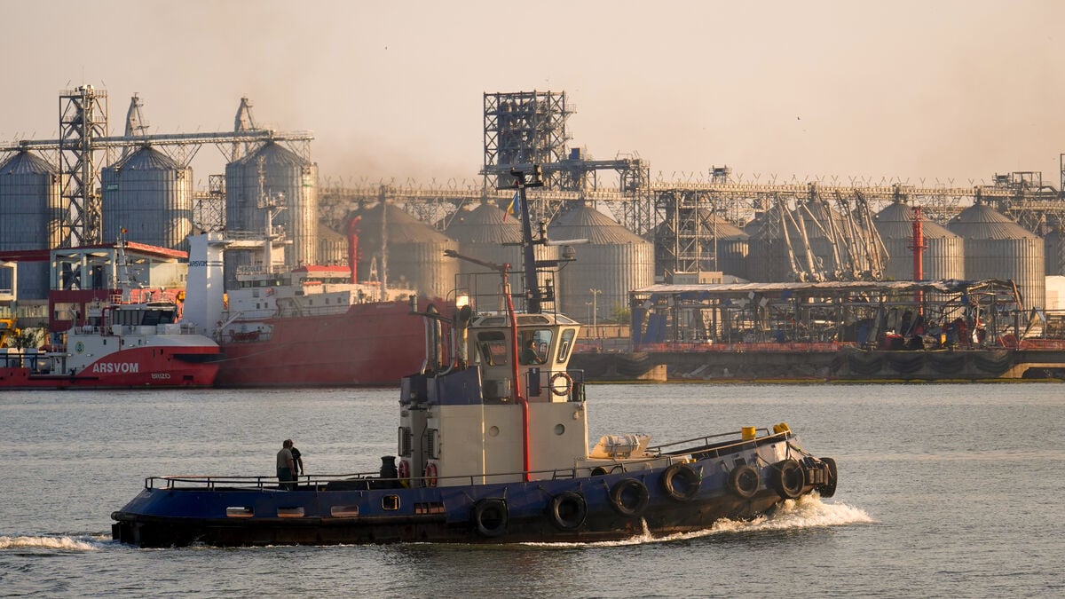 Drone attack sinks Turkish fishing boat, one dead