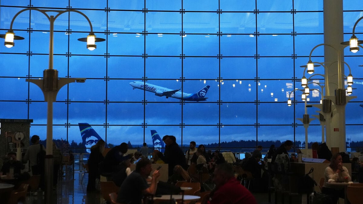 Alaska Airlines orders 110 planes from Boeing