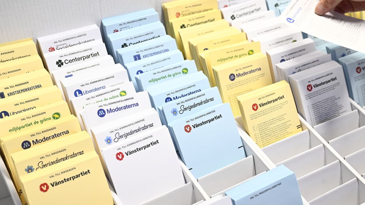 Election Authority calls party leaders to meeting after technical error rejects thousands of early votes