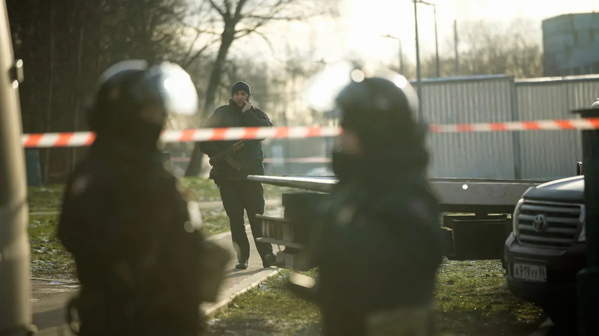 Three dead in Moscow explosion during police stop of suspect