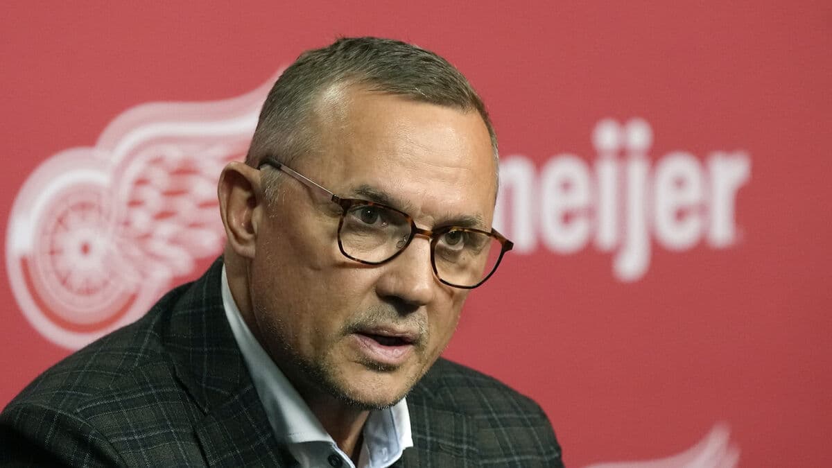 Steve Yzerman steps down as Red Wings general manager after seven missed playoffs
