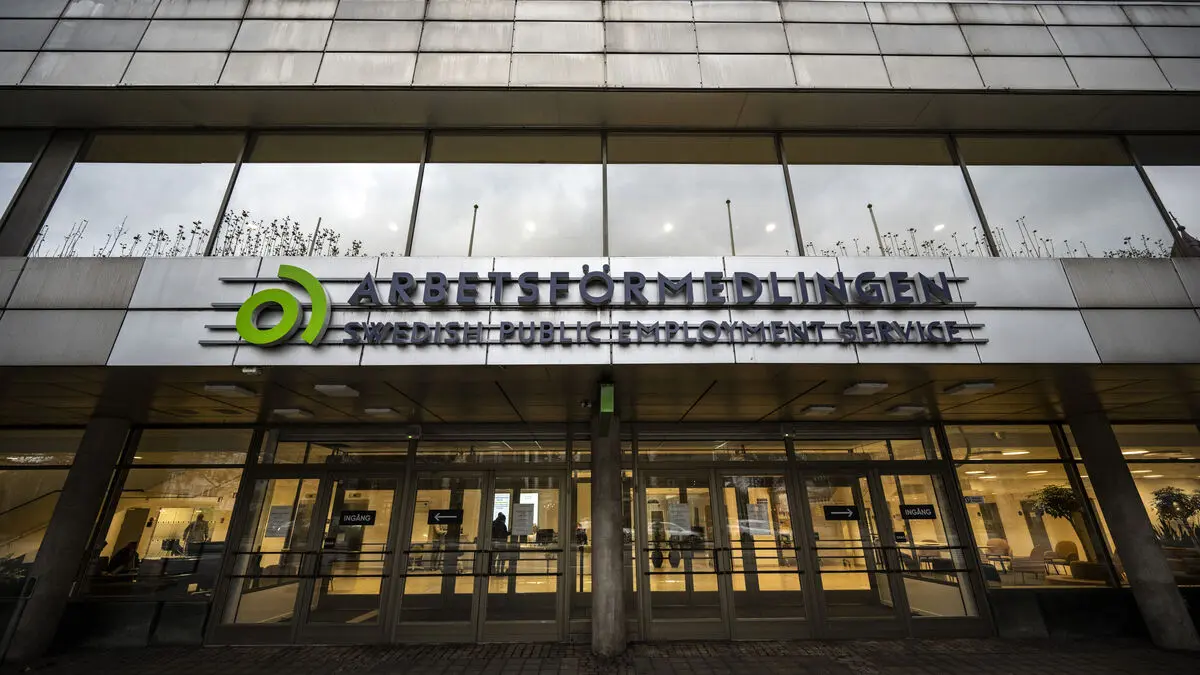 Unemployment unchanged - but more employed