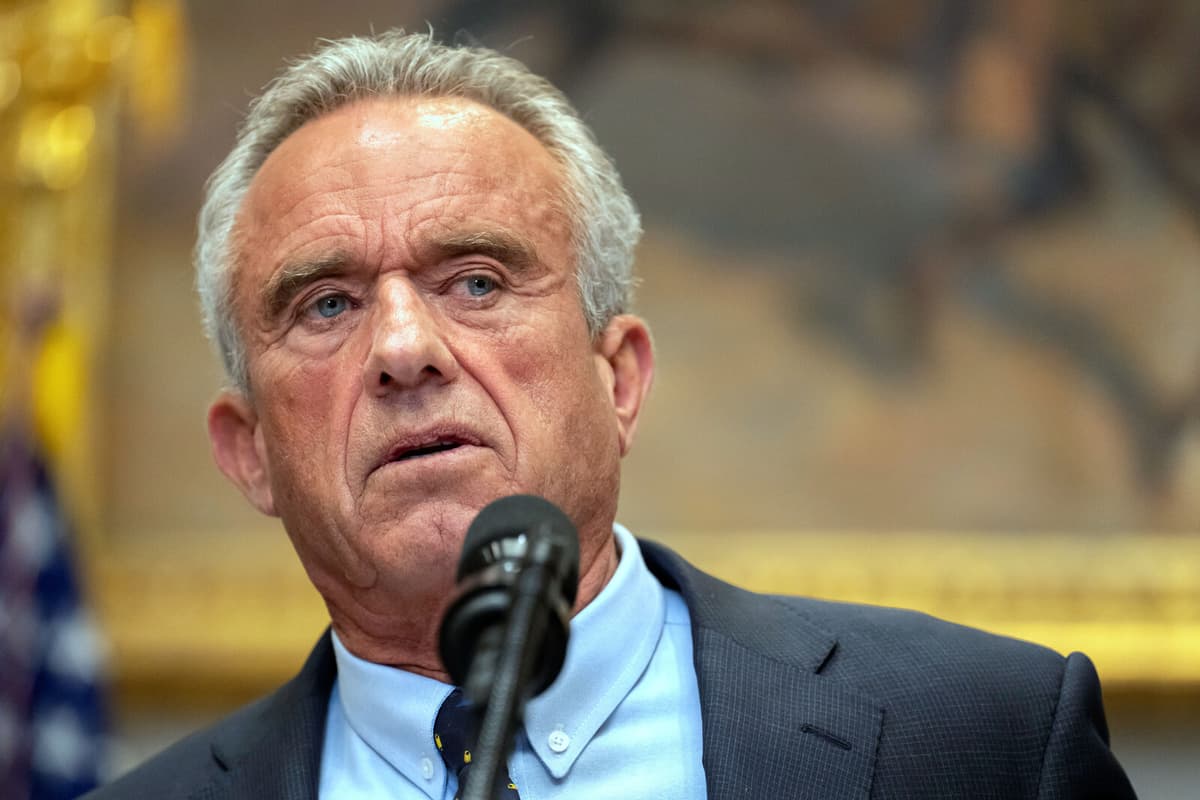 Robert F Kennedy Jr Swims in Polluted River Defying 50-Year Bathing Ban