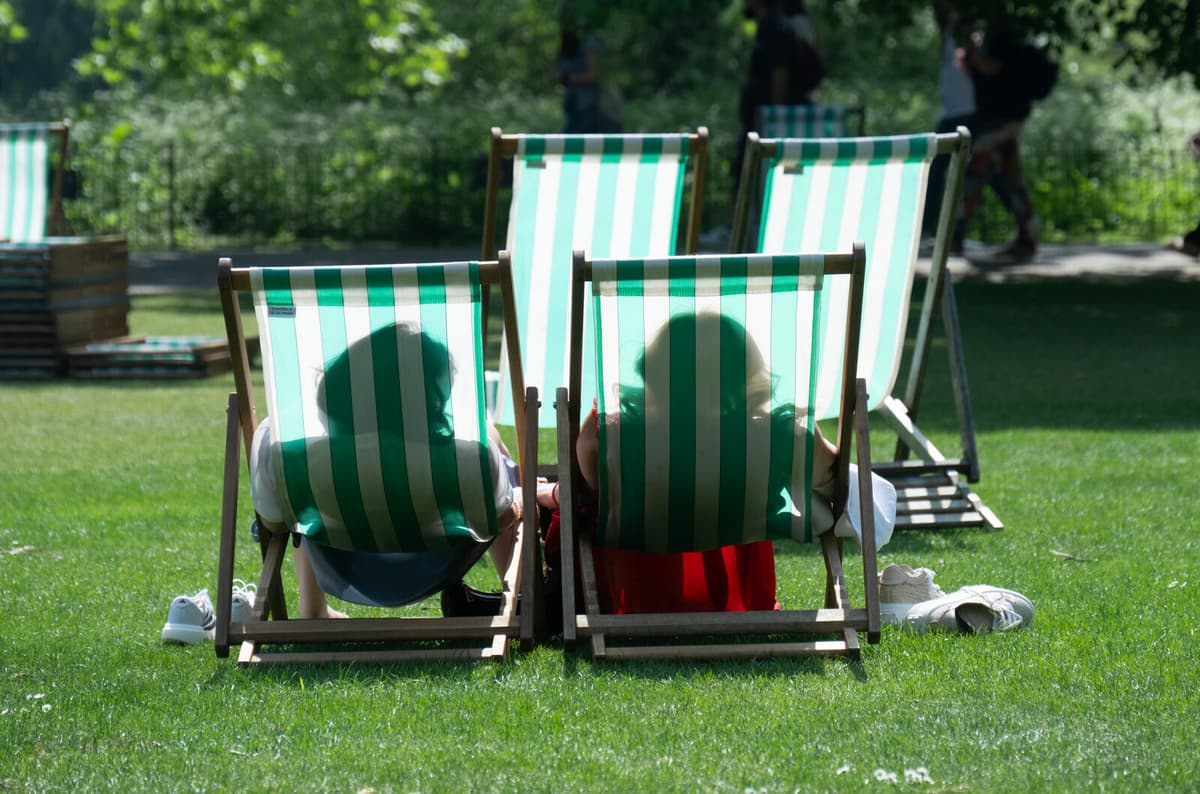 What to Do If Your Boss Calls During Vacation