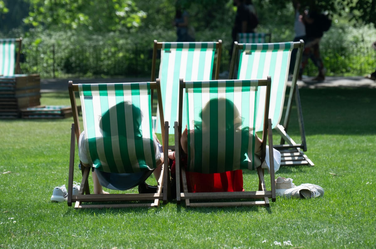 What to Do If Your Boss Calls During Vacation
