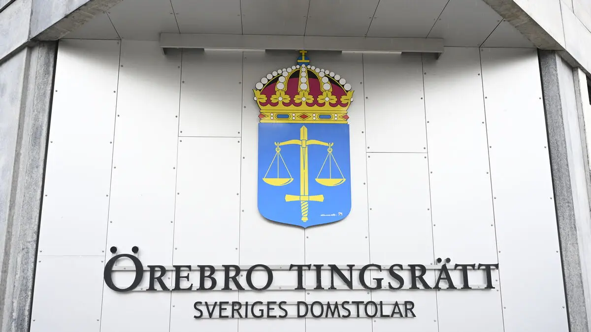 Police officer charged with assaulting woman