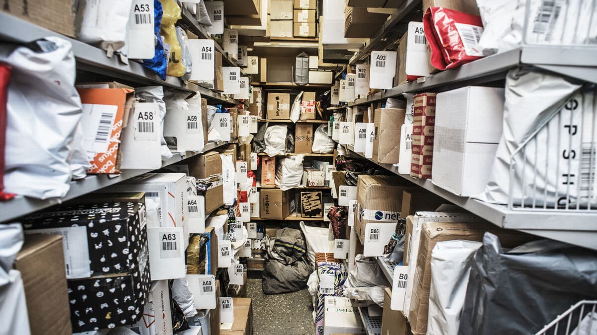 More expensive for Swedes to import gadgets from China and the US