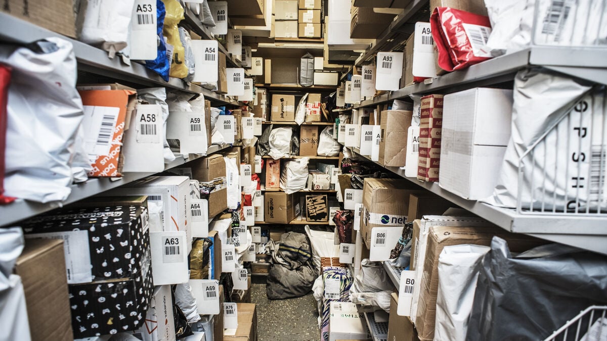 More expensive for Swedes to import gadgets from China and the US