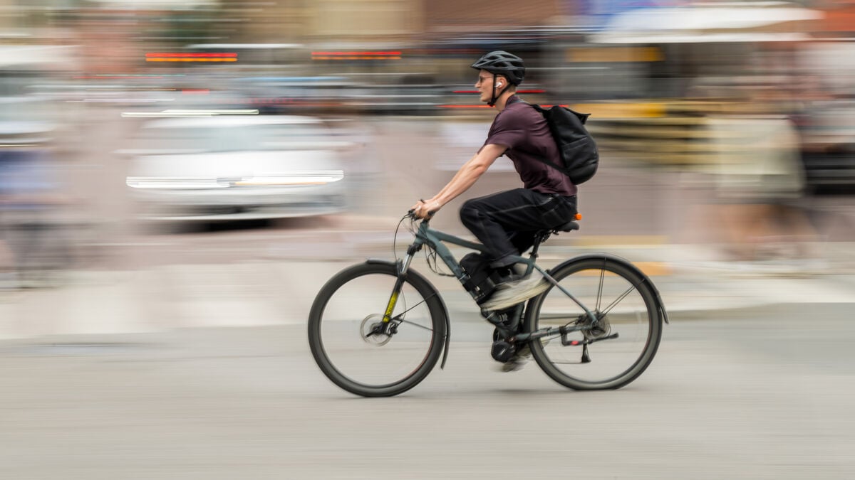 Walking and cycling to work can lead to a healthier heart