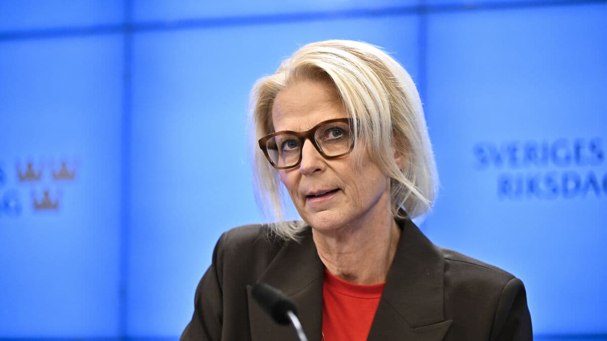 Battle to be the leading wallet party