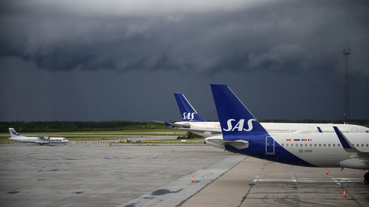 SAS plane from Arlanda forced to turn back after nose wheel indication error
