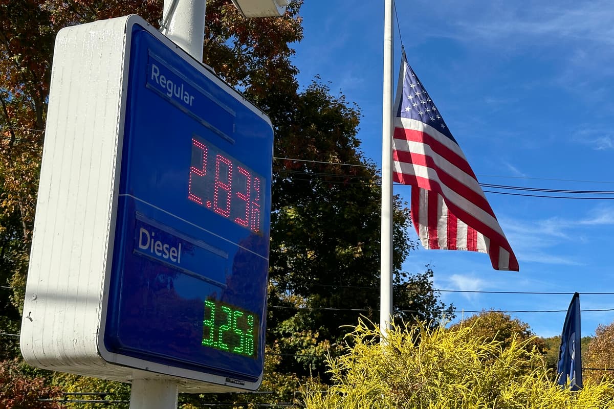 US Inflation Drops to 2.4% in March, Below Expectations