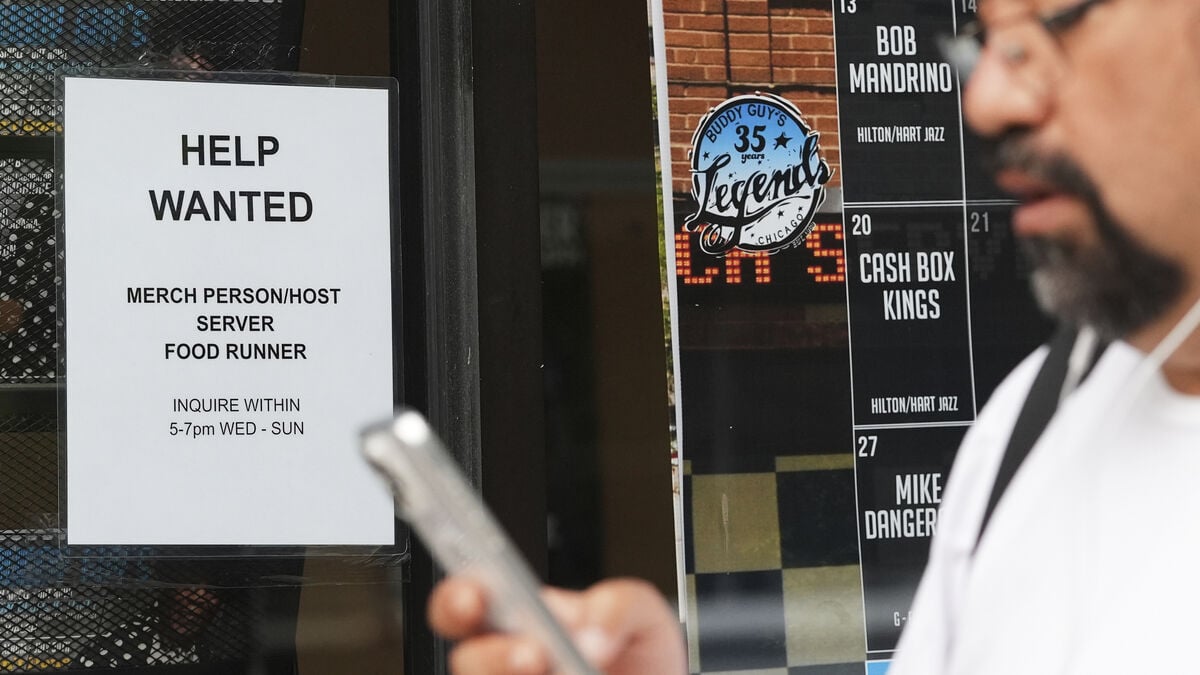 US private sector adds 41,000 jobs in December, fewer than expected
