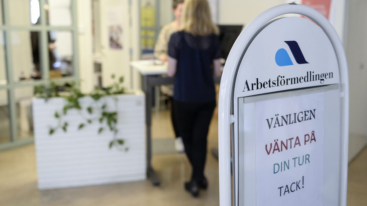 Shaky statistics from Statistics Sweden show fewer unemployed people in April