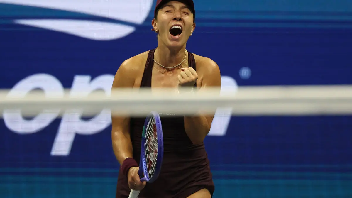 Pegula rallies past Navarro in US Open billionaire battle, reaches semifinals