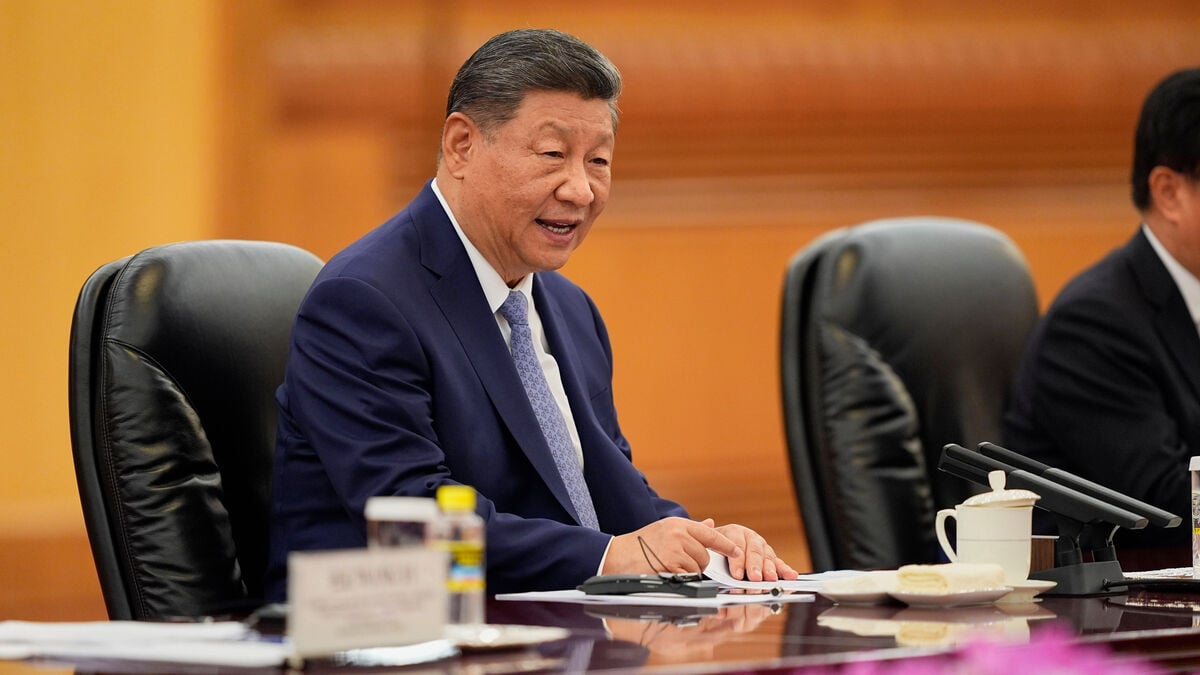 China Probes Top General and Eight Military Officials for Corruption