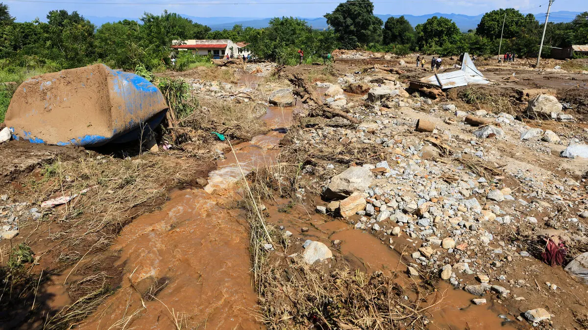 Death toll rises after landslide