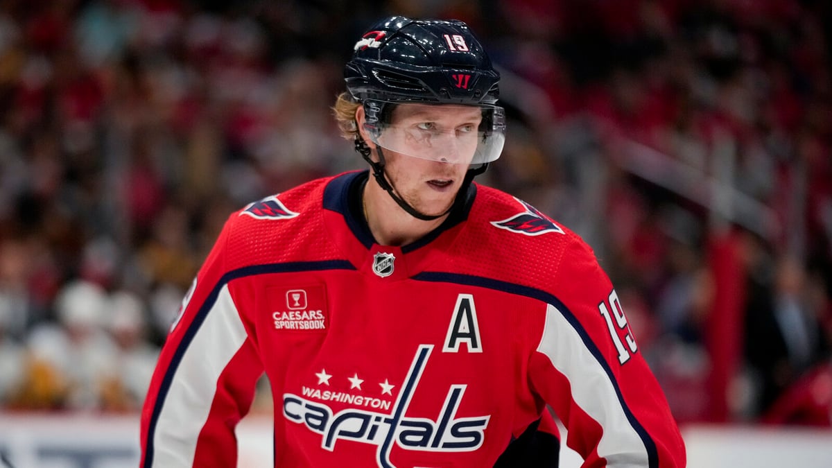Nicklas Bäckström Returns Home, Unlikely to Play for Brynäs