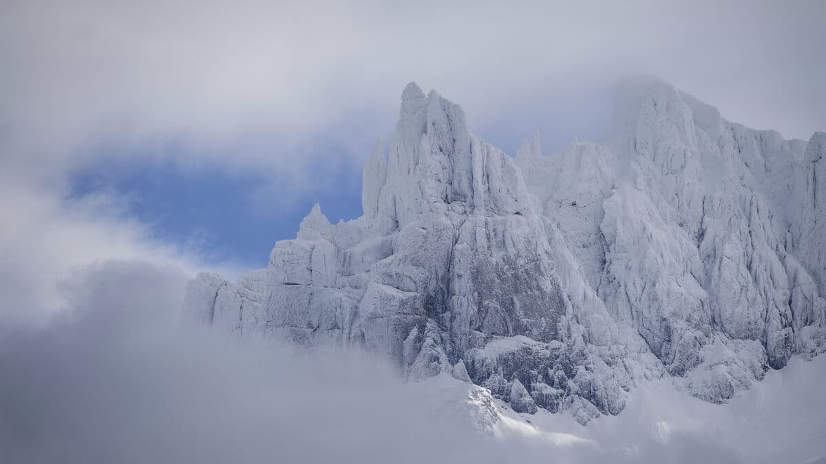 One dead after gondola on