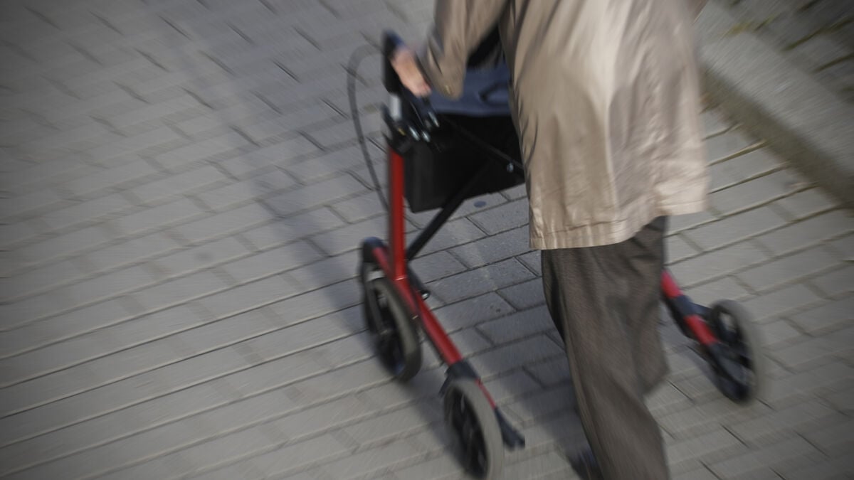 Violence against the elderly - bruises blamed on fragile skin