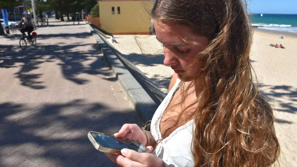 Now a social media ban is being introduced: "Panic Law"