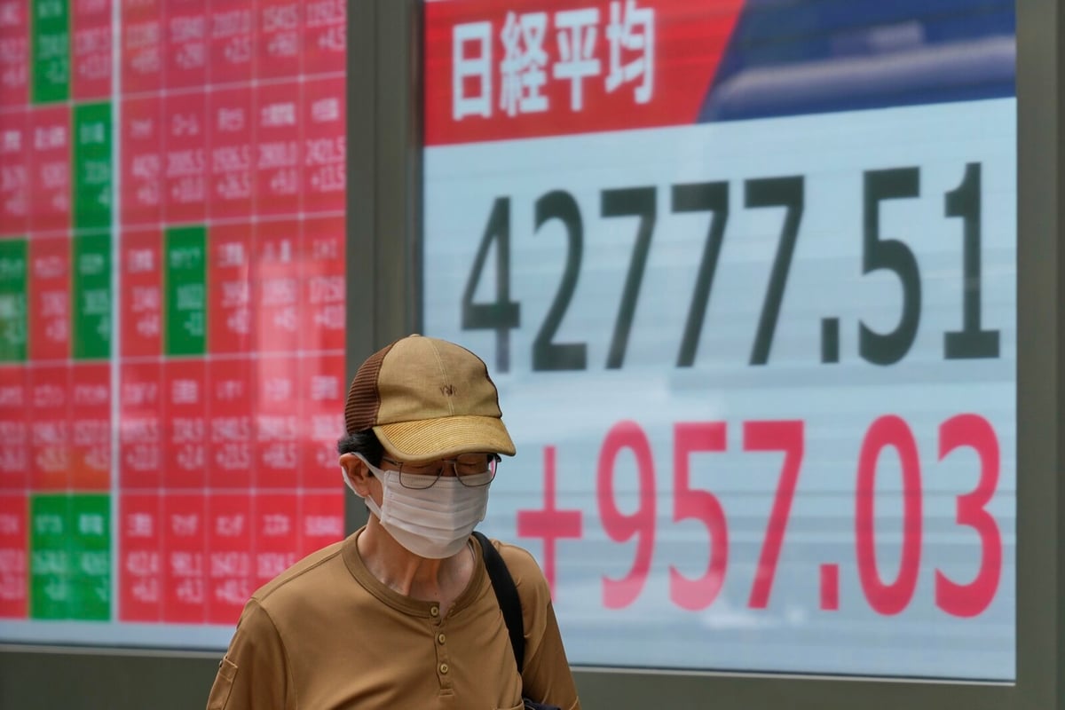 Japanese Stocks Surge After US Tariff Pause Announcement