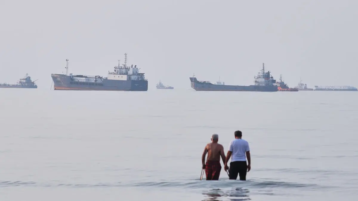 UN calls for evacuation of 6,000 stranded sailors from Strait of Hormuz