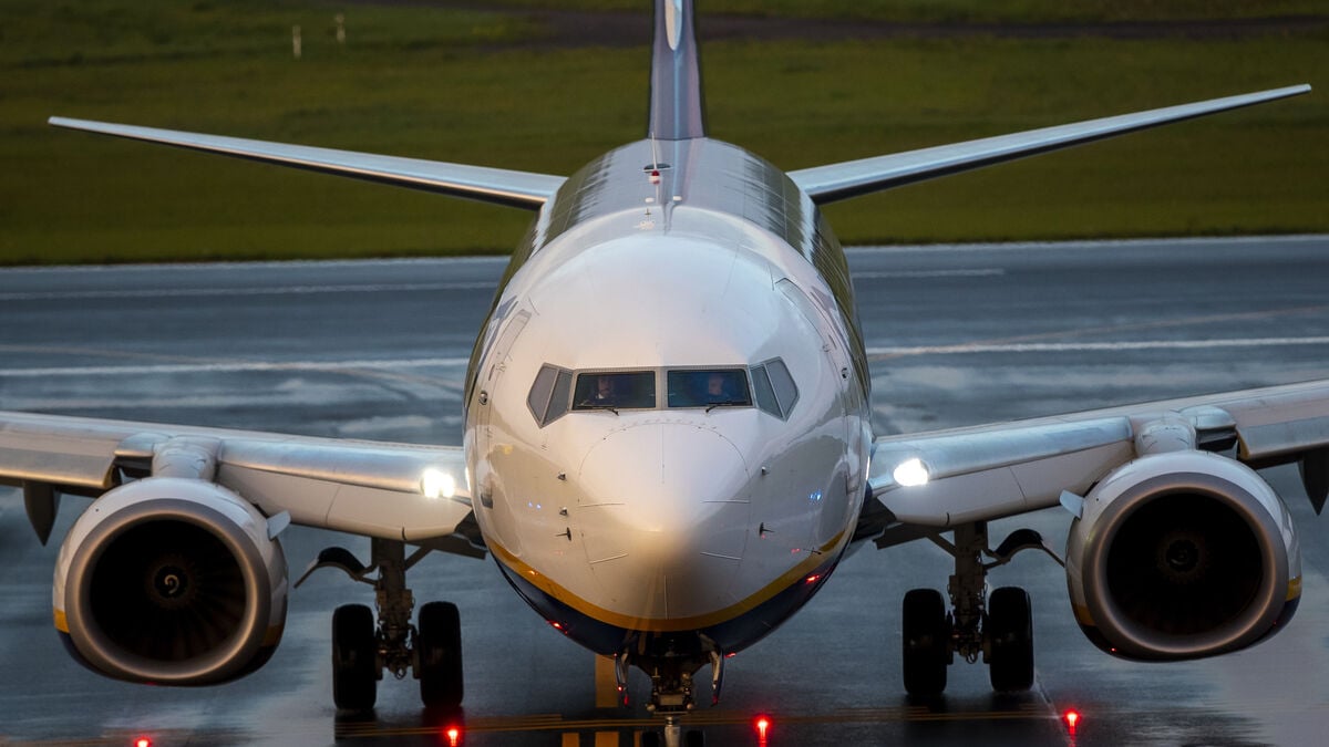 Cigarette Balloons Halt Air Traffic at Vilnius Airport
