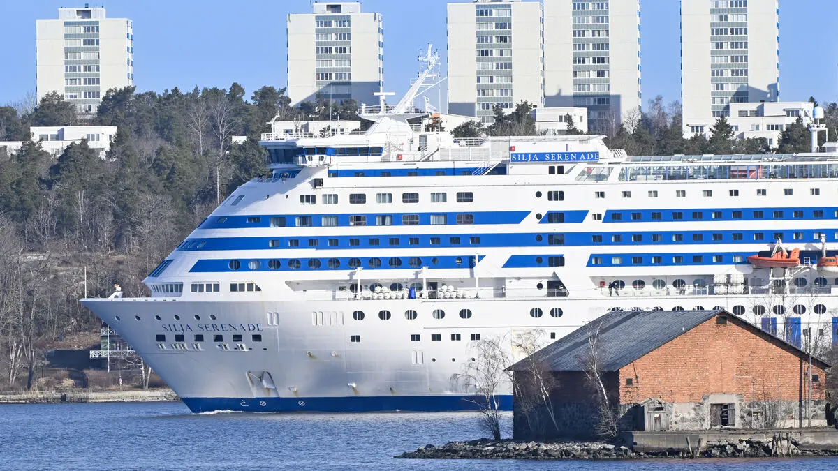 Finnish ferries reduce speed to save fuel