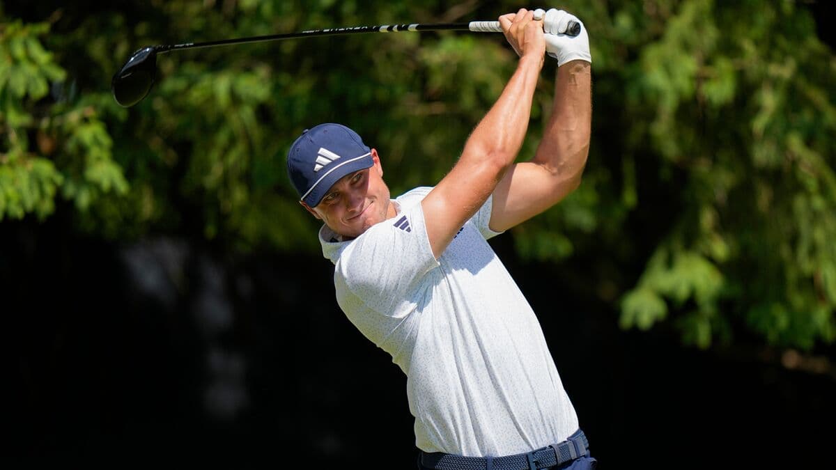 Åberg remains steady in Texas PGA tournament