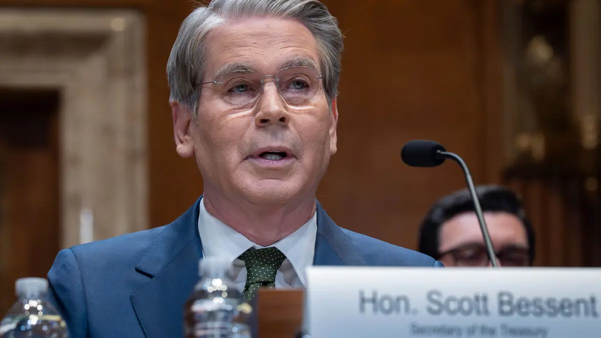 US sanctions Chinese oil refinery and shipping companies over Iranian oil