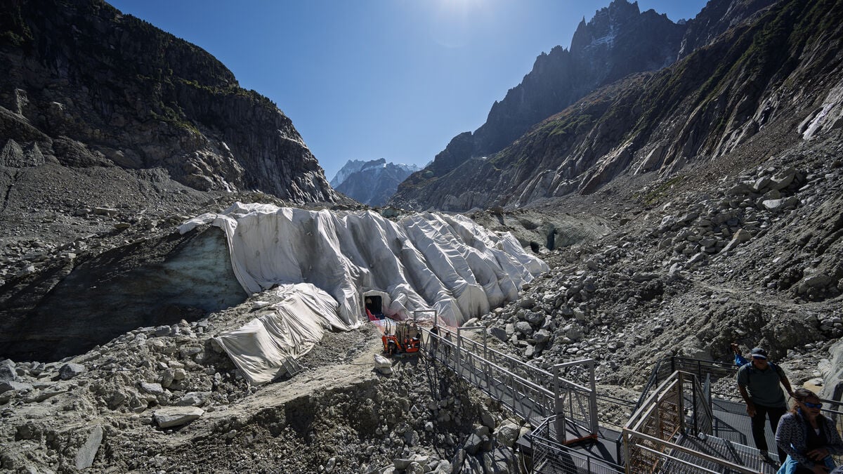 Europe's largest glacier dies before the eyes of tourists