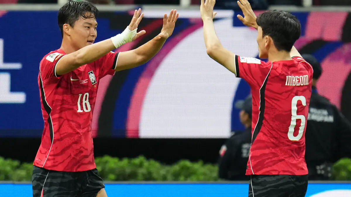 South Korea breaks losing streak, beats Czech Republic 2-1 in opening World Cup match