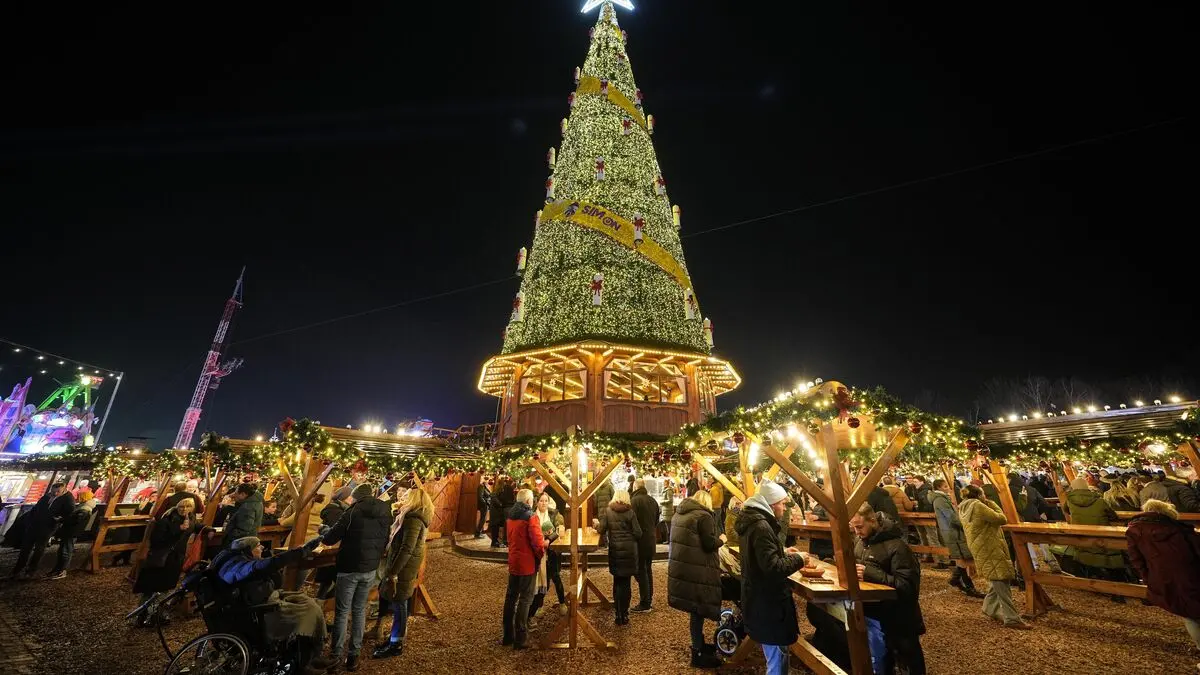 Five arrested for terrorist plots against Christmas market