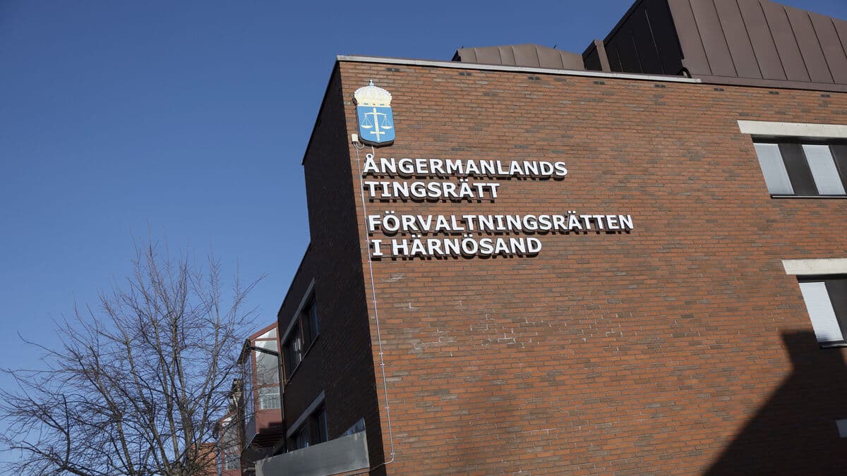 Prosecution: Man pressured wife to sell sex to 120 men