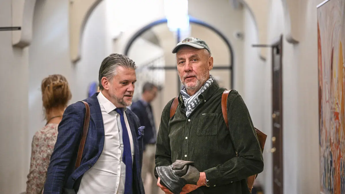 Demands on Håkan Nesser - must break the isolation