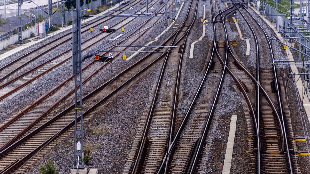 Train traffic halted between Stockholm and Gothenburg after suspected accident near Södertälje