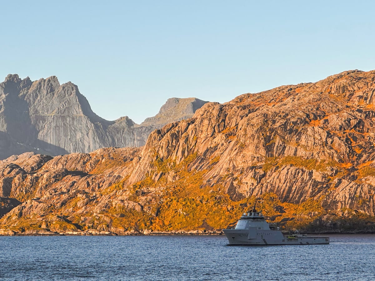 Boat Capsizes in Lofoten: Investigation Underway After Tragic Accident