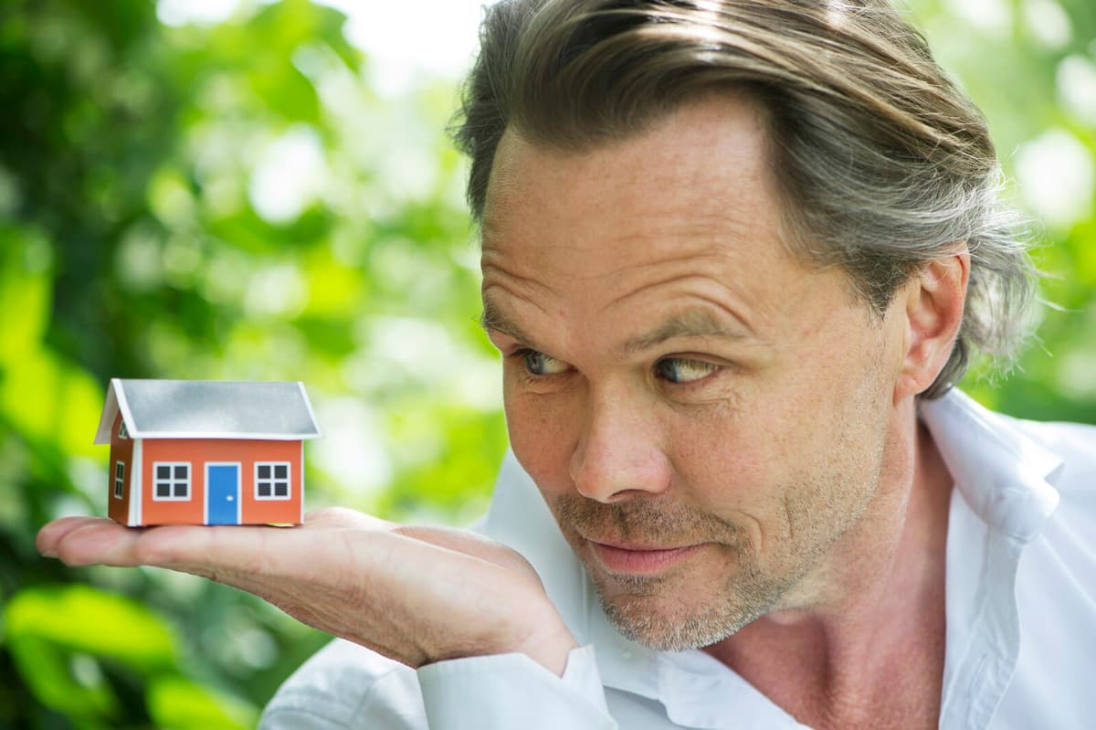 Miniature House Moon Landing Fails as Ispace Loses Contact