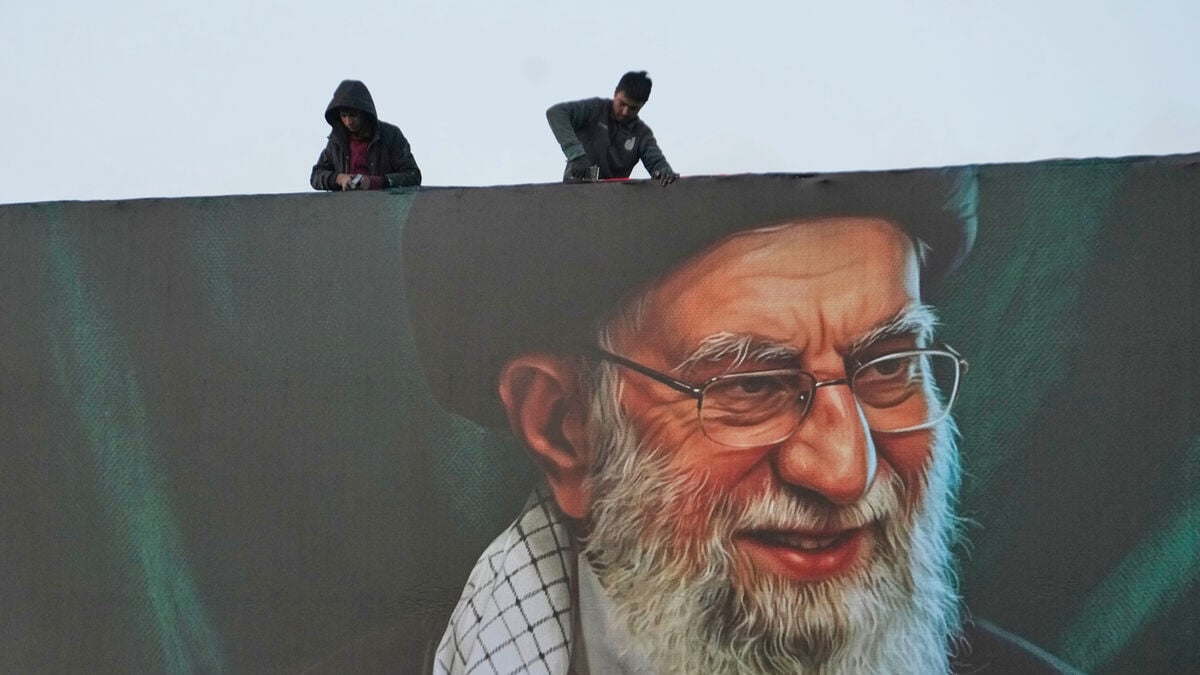 Iran: Khamenei to be buried in Mashhad
