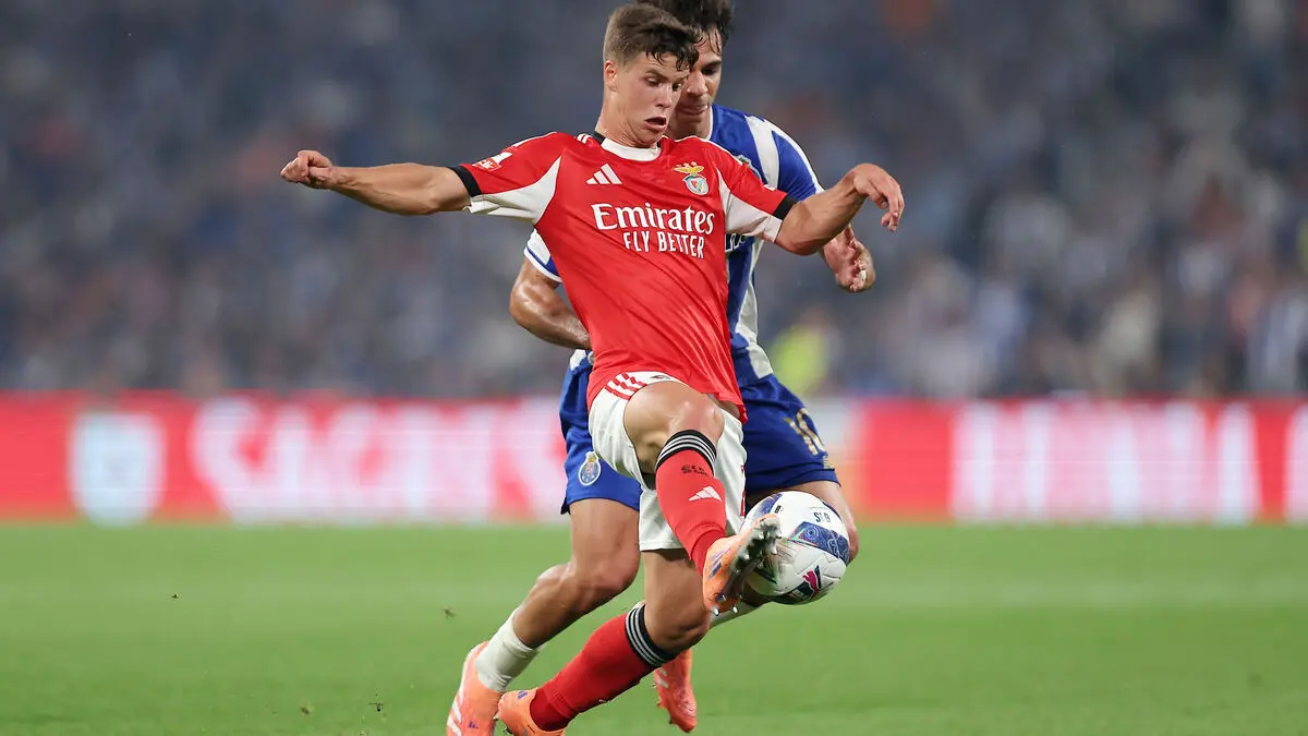 Dahl's dream goal behind Benfica's victory against Ajax