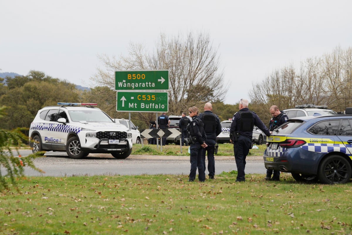 Wife Urges Suspected Police Killer to Surrender in Australia Manhunt