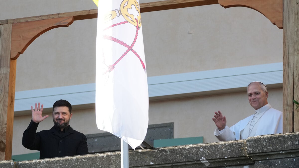 Pope meets with Zelensky – wants to see a just peace