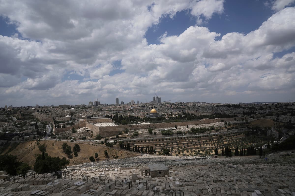 Jerusalem Sirens Sound as Israel Downs Yemen-Launched Robot