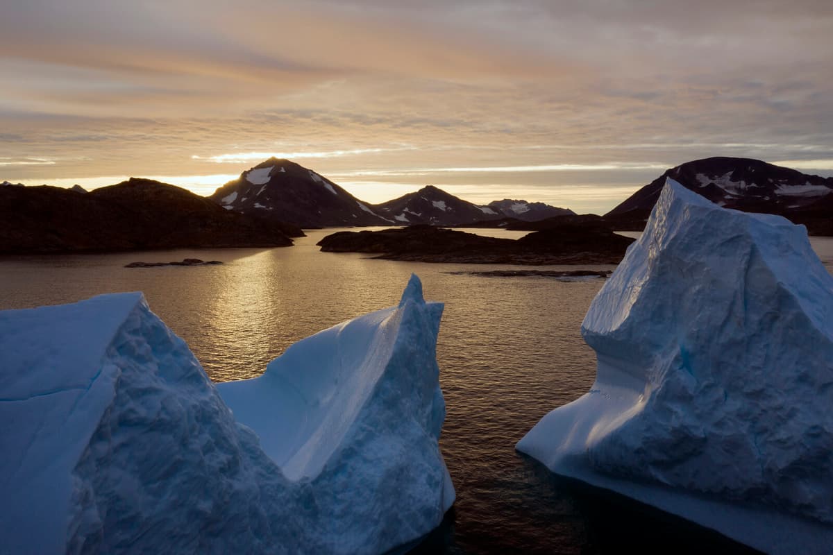 Record High May Temperatures in Greenland and Iceland Accelerate Ice Melt