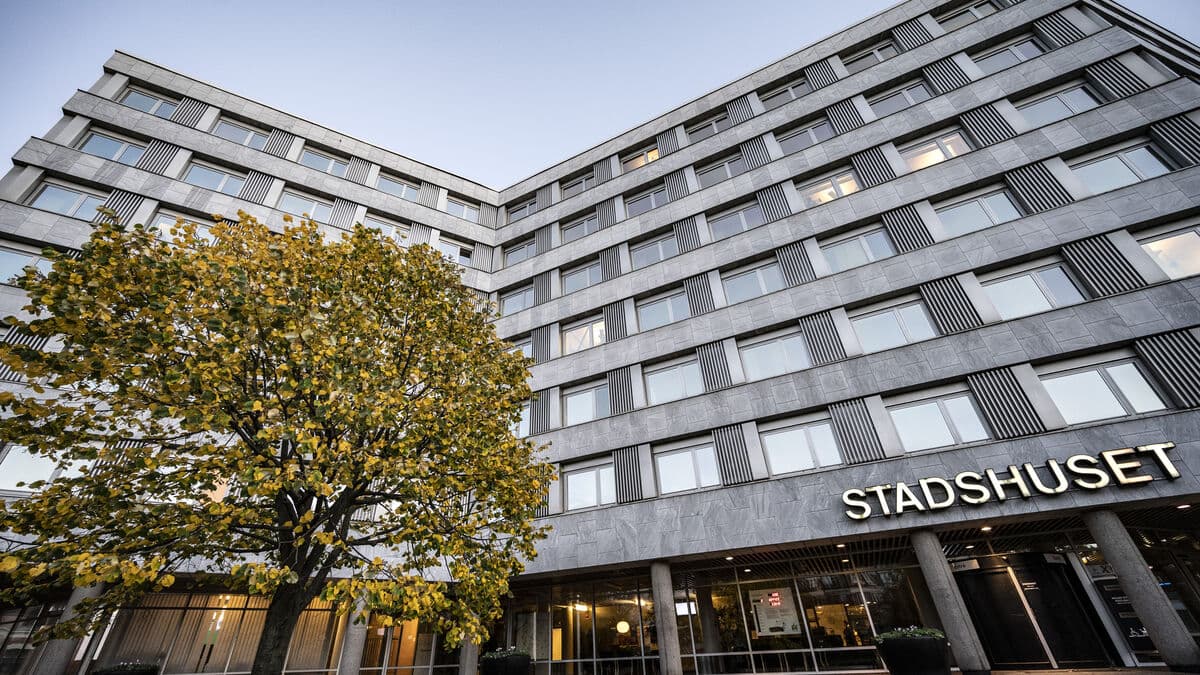 Criticism Grows Over Government's Repatriation Grant