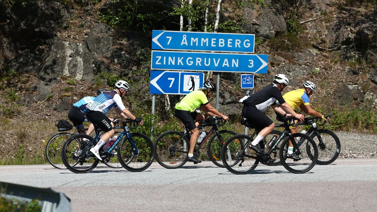Small nails on the Vätternrundan - around 100 cyclists have had punctures